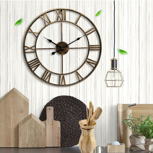 Immagine di Loskii Creative Wall Clock Living Room Round Hollow Out Cafe Bar Wrought Metal Vintage Wall Clock